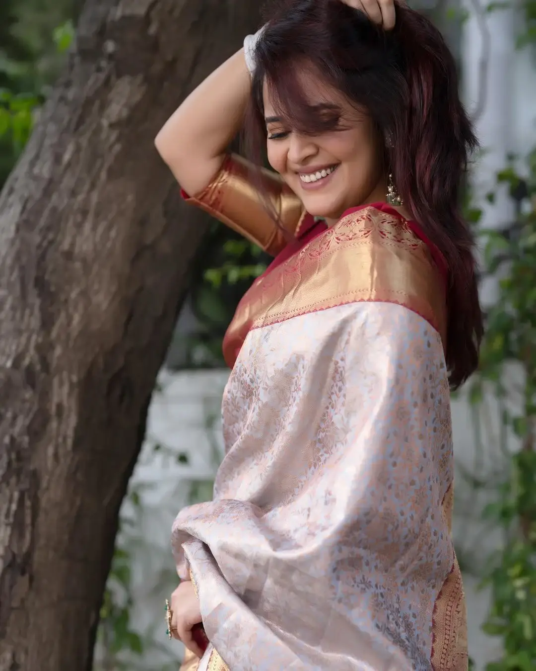 TELUGU ACTRESS ANASUYA BHARADWAJ IN BLUE PATTU SAREE 3